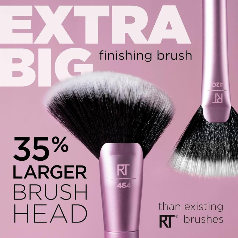 EXTRA BIG FAN BRUSH REAL TECHNIQUES